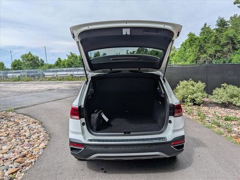 Used 2023 Volkswagen Taos SE w/ Panoramic Sunroof Package AWD/4WD image 22