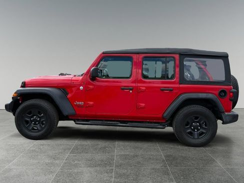 Used 2018 Jeep Wrangler Unlimited Sport AWD/4WD image 3