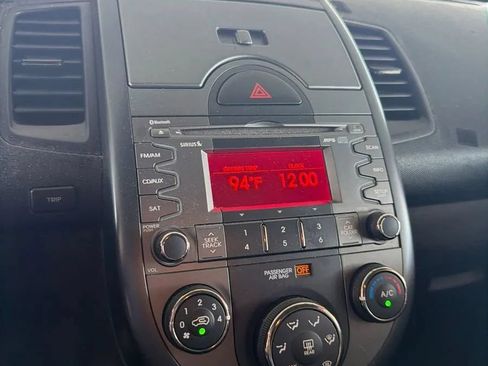 Used 2011 Kia Soul + FWD image 8