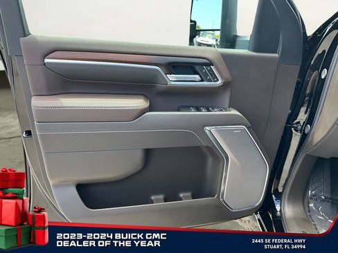 New 2025 GMC Sierra 2500 Denali w/ Denali Reserve Package image 22