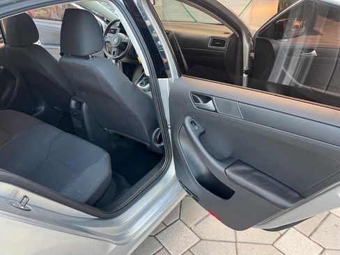 Used 2014 Volkswagen Jetta S image 19