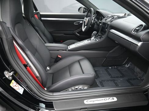 Used 2024 Porsche 718 Cayman GTS image 30