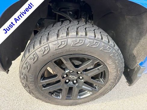Used 2023 Chevrolet Silverado 1500 LT Trail Boss w/ LPO, Dark Essentials Package AWD/4WD image 10