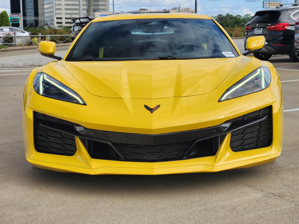 Used 2025 Chevrolet Corvette Z06 w/ Stealth Interior Trim Package RWD image 2
