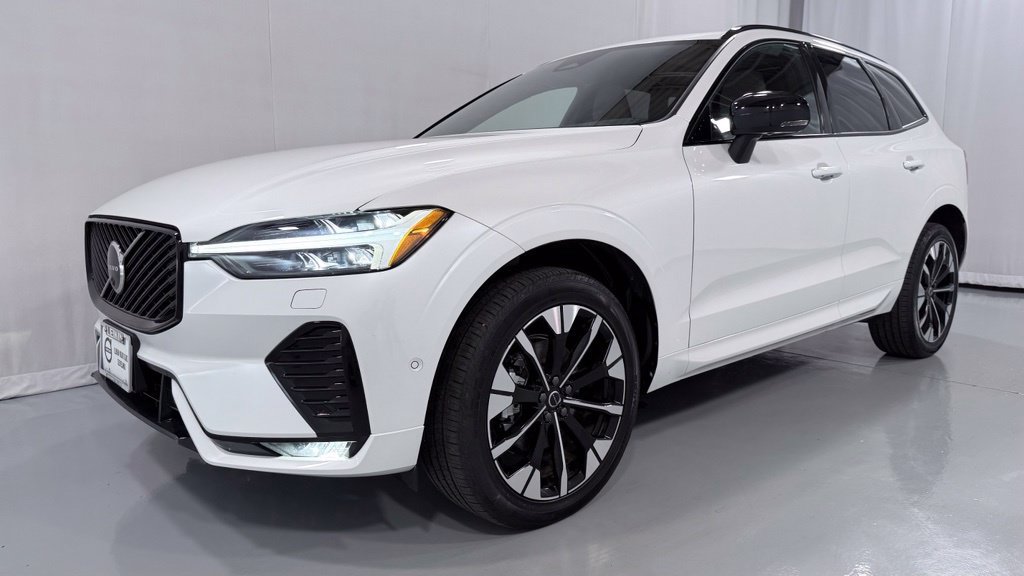 Certified 2026 Volvo XC60 B5 Plus AWD/4WD image 1