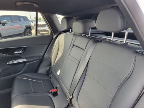 Used 2024 Mercedes-Benz GLC 300 w/ Winter Package image 26