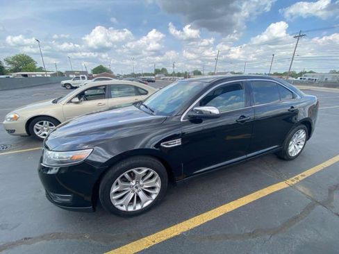 Used 2018 Ford Taurus Limited image 6