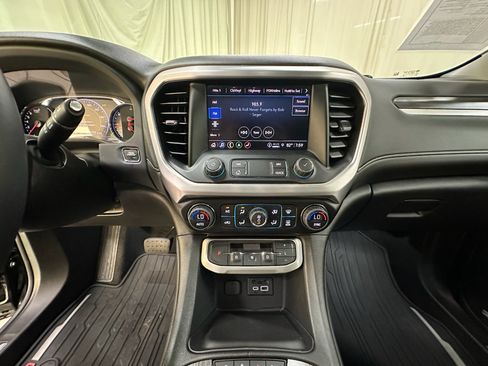 Certified 2023 GMC Acadia SLT w/ Technology Package AWD/4WD image 26