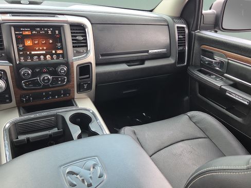 Used 2017 RAM 1500 Laramie AWD/4WD image 14