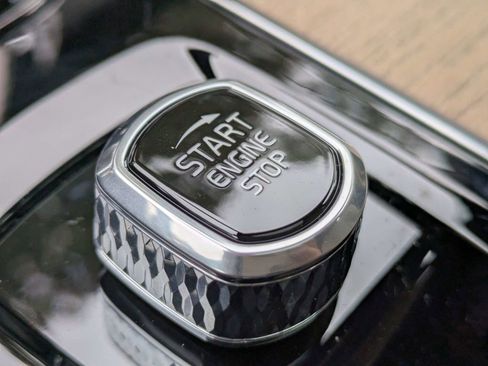 New 2026 Volvo XC60 B5 Plus w/ Protection Package Premier image 31