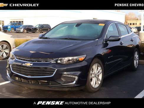 Used 2017 Chevrolet Malibu LT image 1