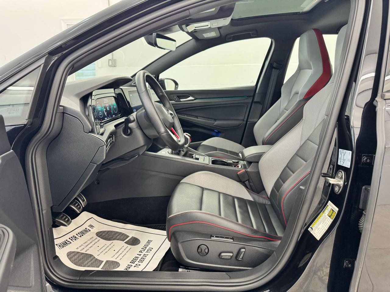 Used 2022 Volkswagen GTI SE FWD image 10