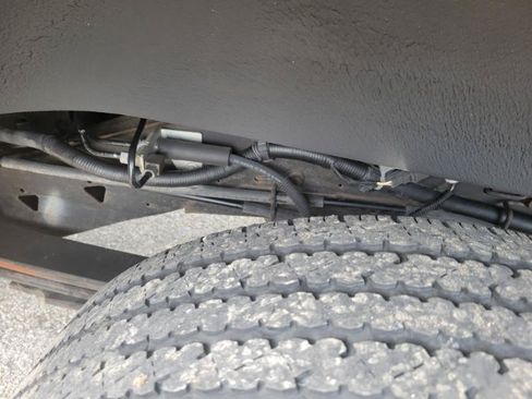 Used 2017 Chevrolet Express 3500 Extended RWD image 15
