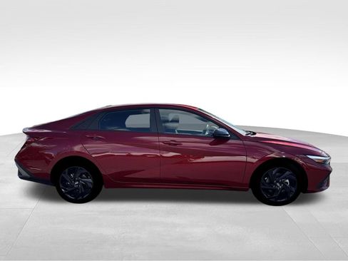 Used 2026 Hyundai Elantra Sport FWD image 11