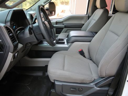 Used 2022 Ford F250 XLT w/ XLT Premium Package AWD/4WD image 20
