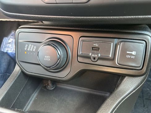 Used 2022 Jeep Renegade Latitude image 28