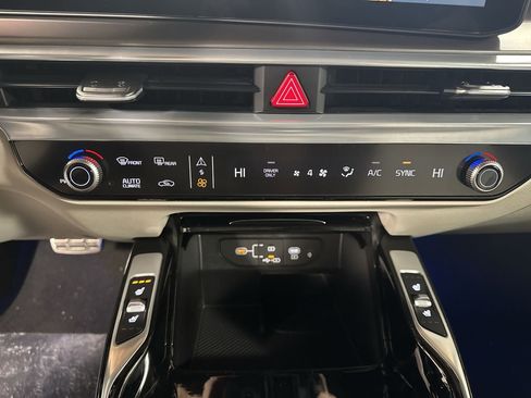 New 2025 Kia Sorento SX Prestige image 24