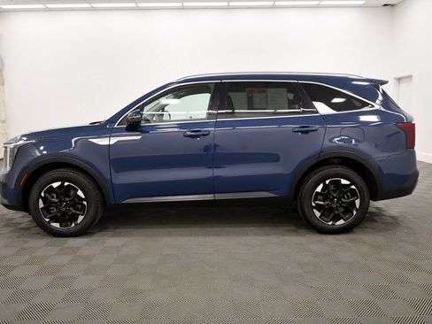 Certified 2024 Kia Sorento S AWD/4WD image 4