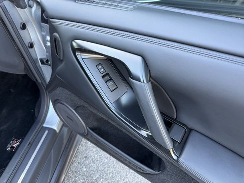 Used 2017 Nissan GT-R Premium image 23