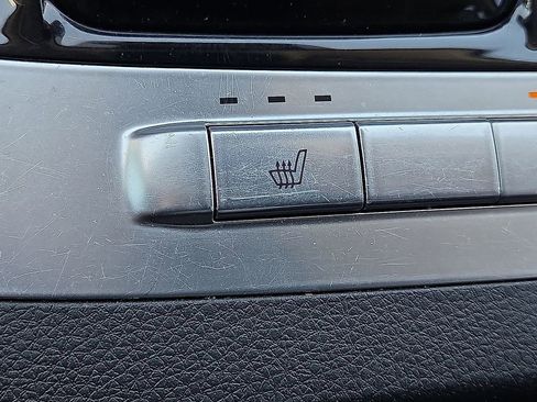 Used 2024 Kia Carnival EX FWD image 21