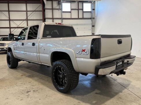 Used 2006 GMC Sierra 2500 SLE w/ Onstar Plus Package AWD/4WD image 12