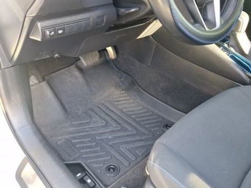 Used 2021 Toyota Corolla SE w/ Carpet Mat Package (TMS) FWD image 11