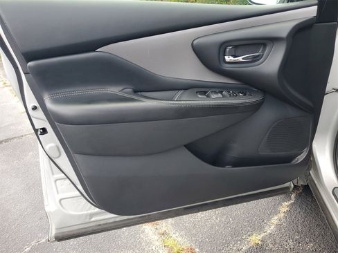 Used 2023 Nissan Murano SV image 8