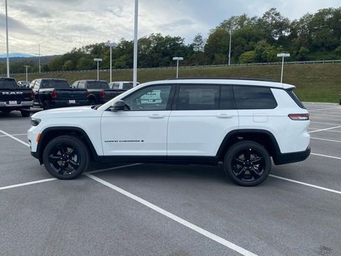 New 2025 Jeep Grand Cherokee L Altitude AWD/4WD image 4