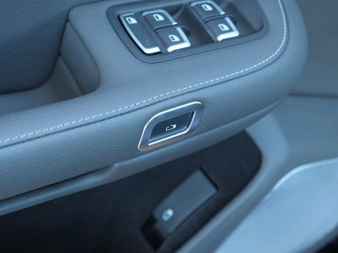 New 2024 VinFast VF 9 Plus AWD/4WD image 26