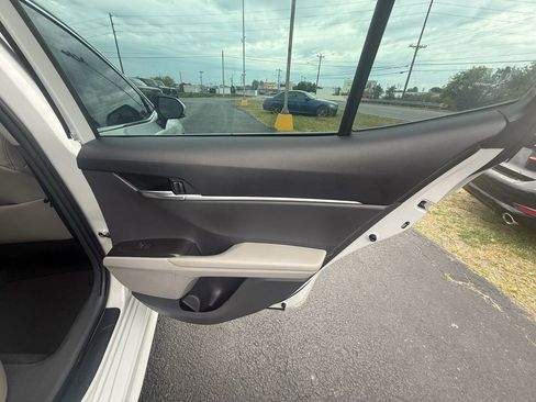 Used 2023 Toyota Camry SE image 20