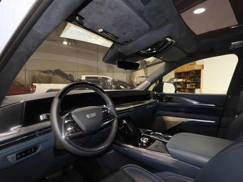 Certified 2026 Cadillac Escalade IQ Sport 2 AWD/4WD image 9