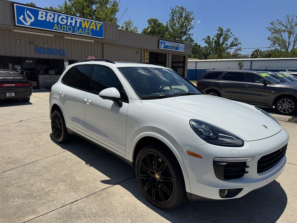 Used 2017 Porsche Cayenne Platinum Edition AWD/4WD image 4