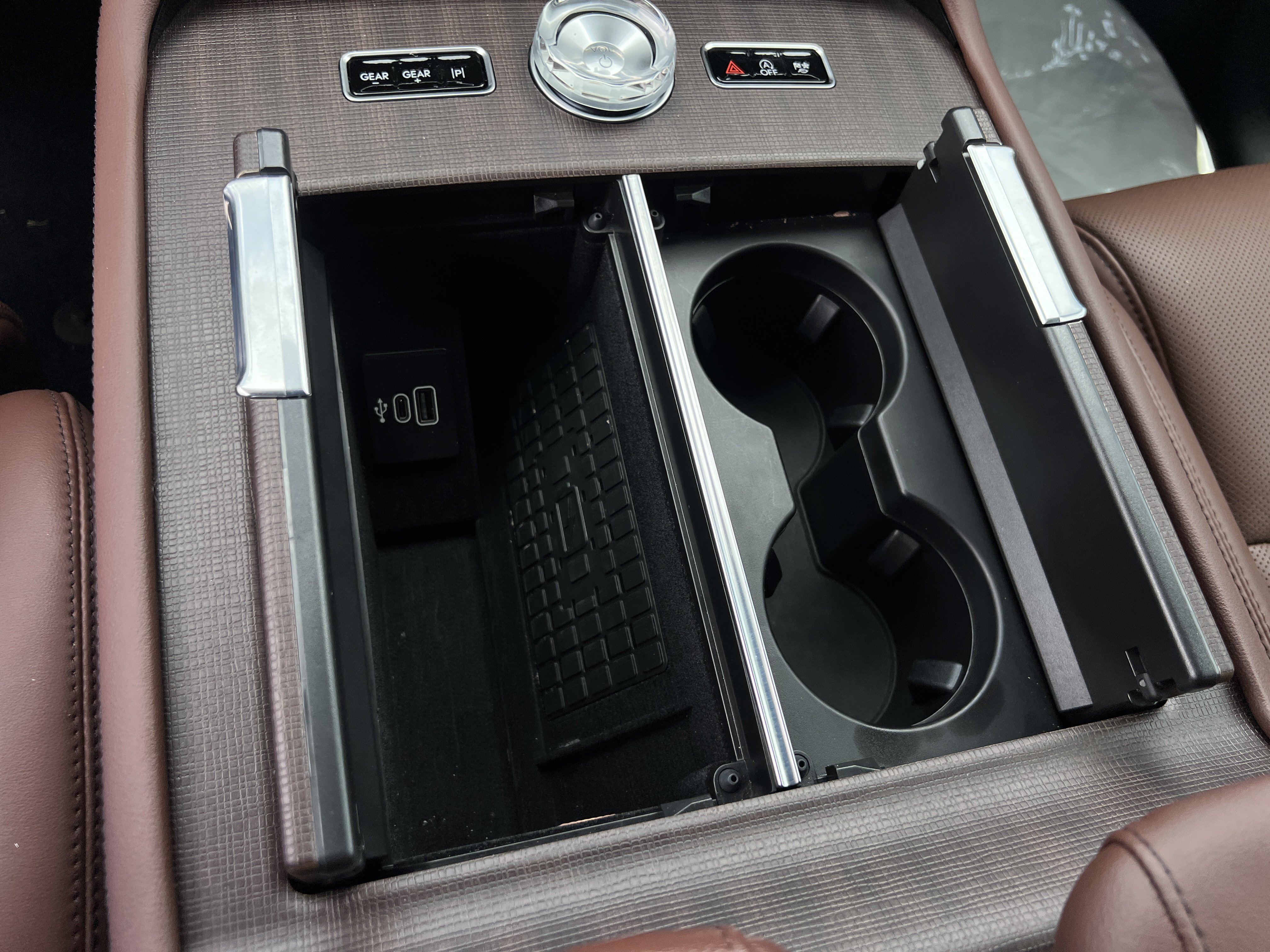New 2026 Lincoln Navigator Reserve AWD/4WD image 16