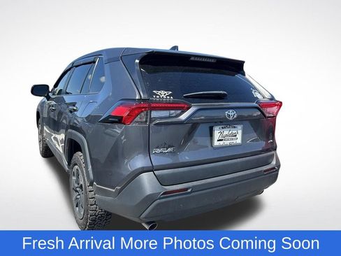 Used 2022 Toyota RAV4 LE AWD/4WD image 4