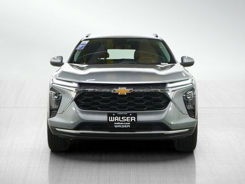 Used 2024 Chevrolet Trax LT w/ Driver Confidence Package FWD image 8