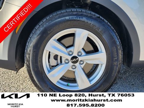 Certified 2026 Kia Sorento LX FWD image 9