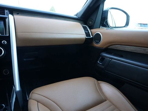 Used 2017 Land Rover Discovery HSE Luxury image 8