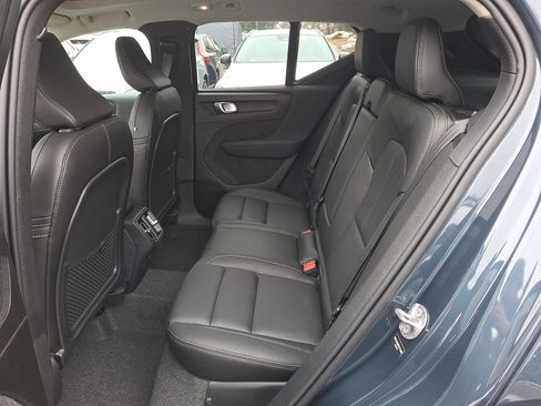 New 2026 Volvo XC40 B5 Core w/ Climate Package AWD/4WD image 6
