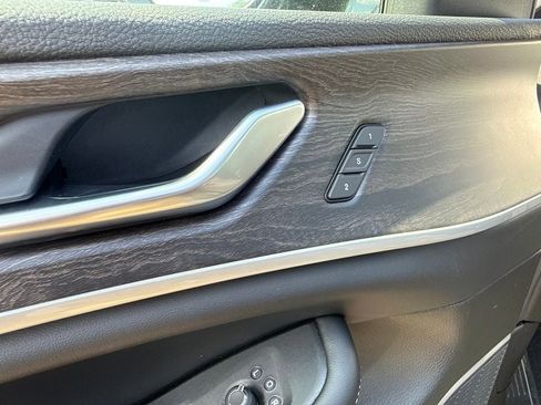 New 2026 Jeep Grand Cherokee L Limited AWD/4WD image 22
