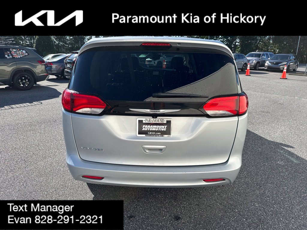 Used 2023 Chrysler Voyager LX FWD image 6