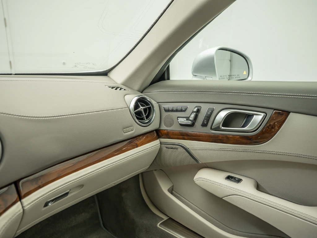 Used 2013 Mercedes-Benz SL 550 image 41