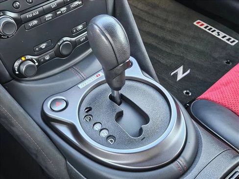 Used 2020 Nissan 370Z NISMO RWD image 15