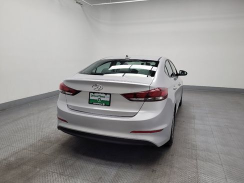 Used 2017 Hyundai Elantra SE image 7