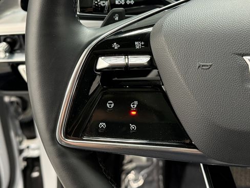 Used 2024 Cadillac Lyriq Sport RWD image 21