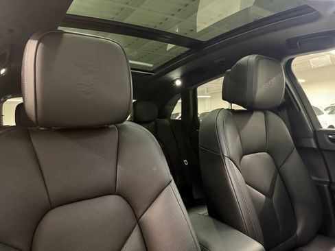 Certified 2026 Porsche Macan AWD/4WD image 22