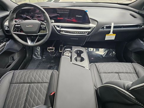 New 2026 Cadillac Lyriq V AWD/4WD image 17
