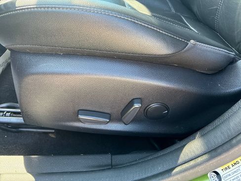 Used 2018 Ford Focus Titanium FWD image 11
