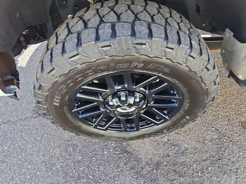 Used 2022 Ford F250 Lariat w/ Black Appearance Package image 11