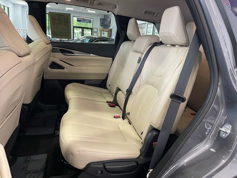 Used 2024 INFINITI QX60 Luxe w/ Vision Package FWD image 35