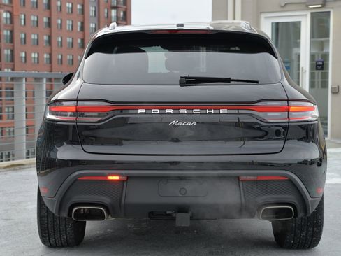 Certified 2025 Porsche Macan image 10